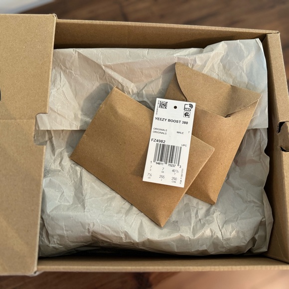 Yeezy Boost 380 - Picture 8 of 10